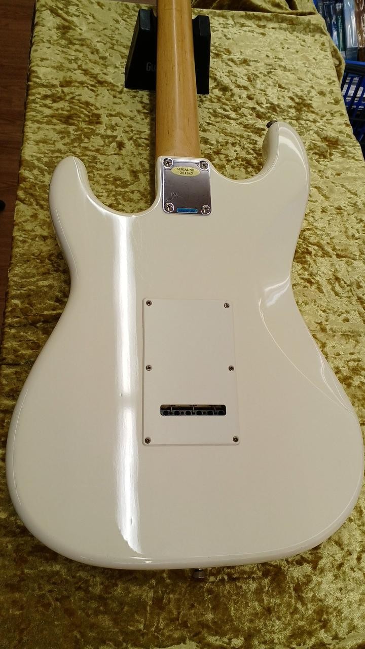 BUSKER’S Stratocaster-type Electric Guitar-01