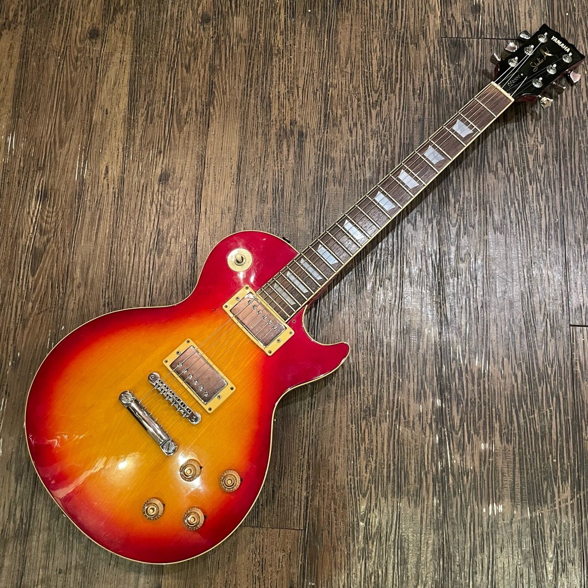 YAMAHA SL-400S Electric Guitar (no260628)