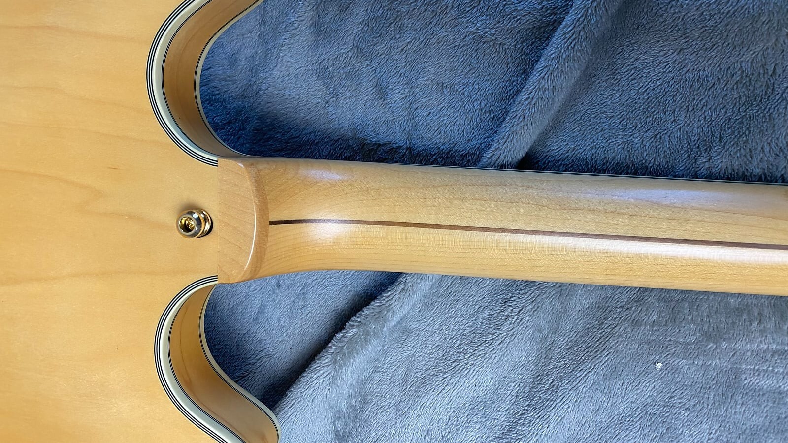D’Angelico Deluxe DC Semi-hollowbody Electric Guitar – Satin Honey – full size