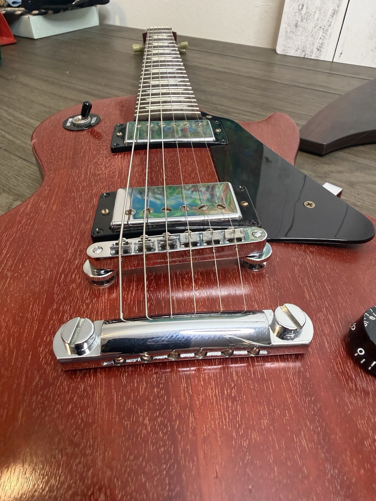 Gibson Les Paul Studio Worn Cherry 2004 With TKL Case