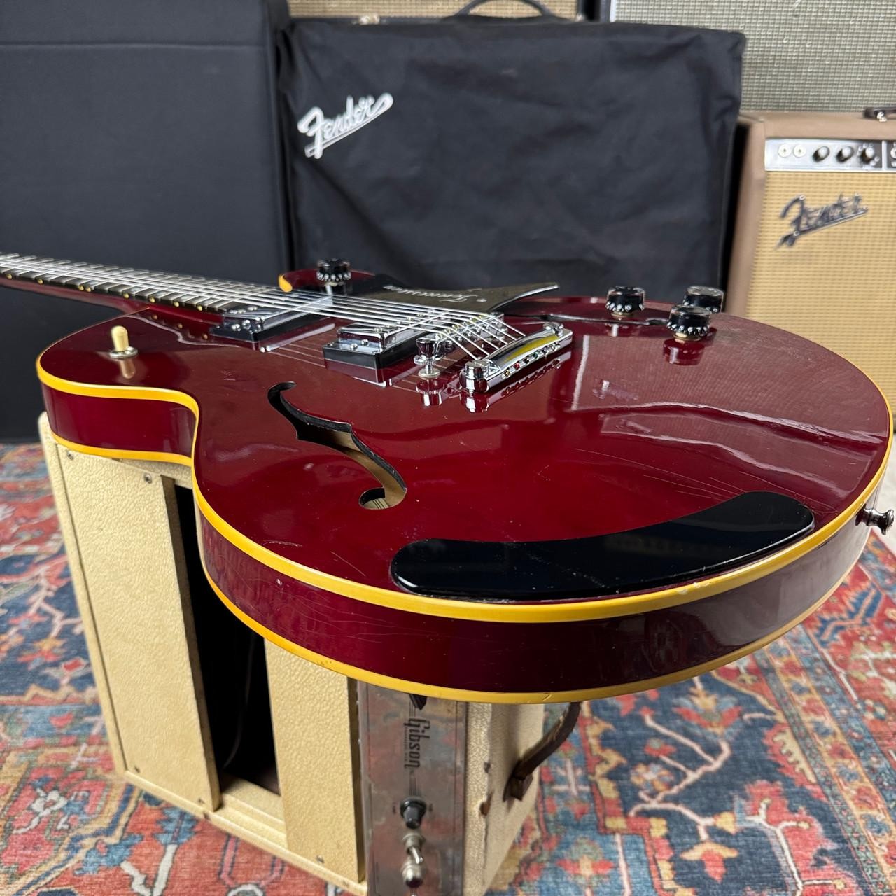Gibson Chet Atkins Signature Tennessean Semi-Hollow Body – 1995