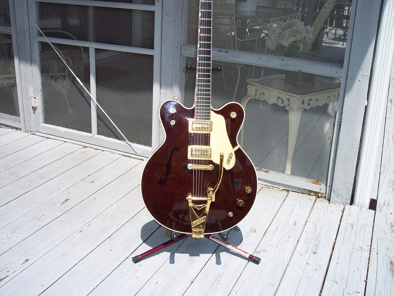 Gretsch G6122-1962 Country Classic 11 Double Cutaway Walnut stain, seldom used