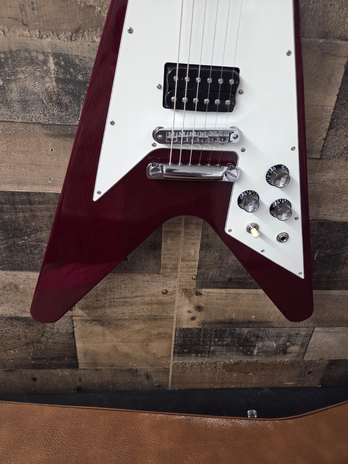 1998 Gibson Flying V ‘67 Cherry w/OHSC 7.3 Lb