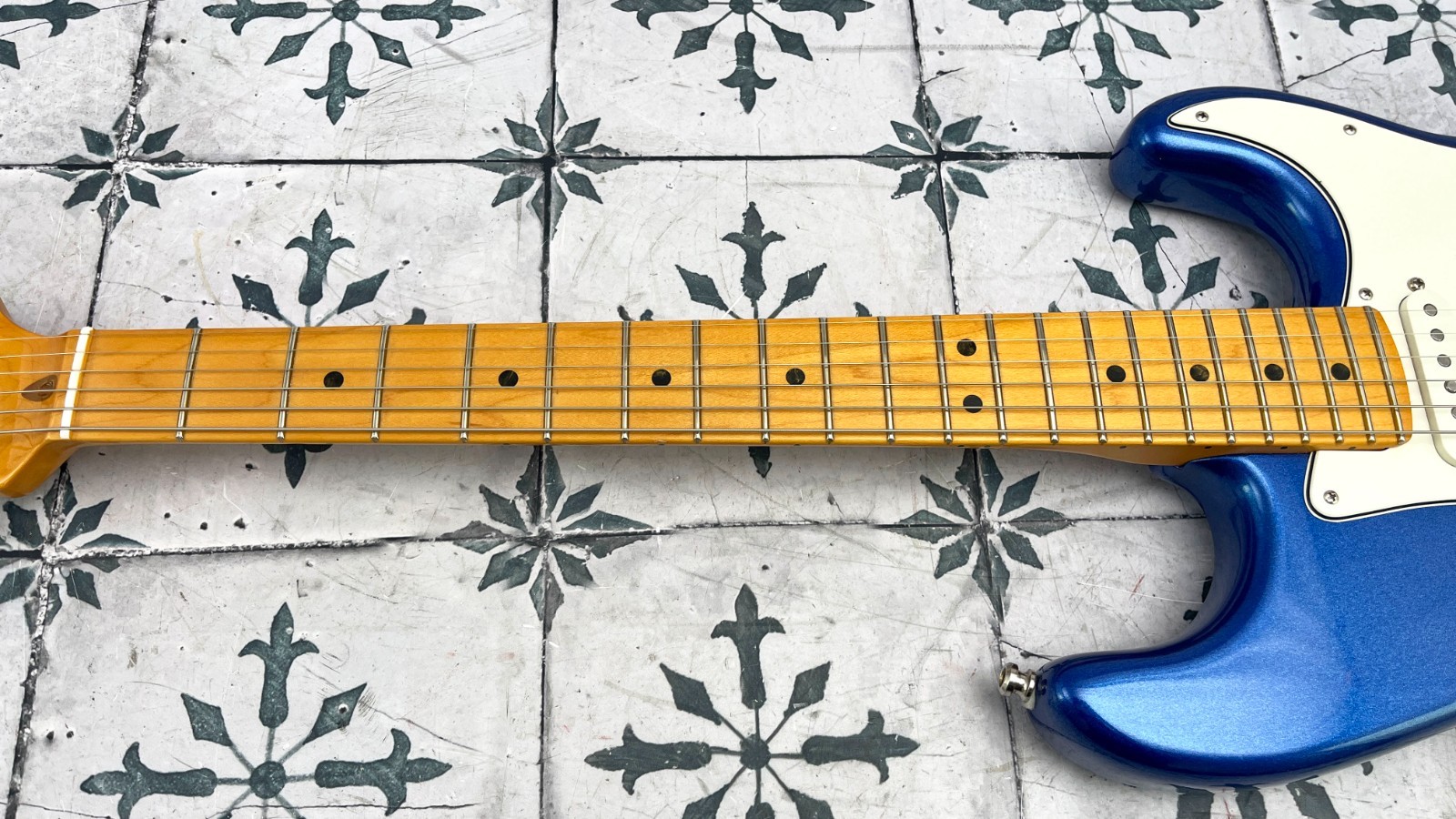 2022 Fender American Ultra Stratocaster (Fralin pickups) • Cobra Blue #13439