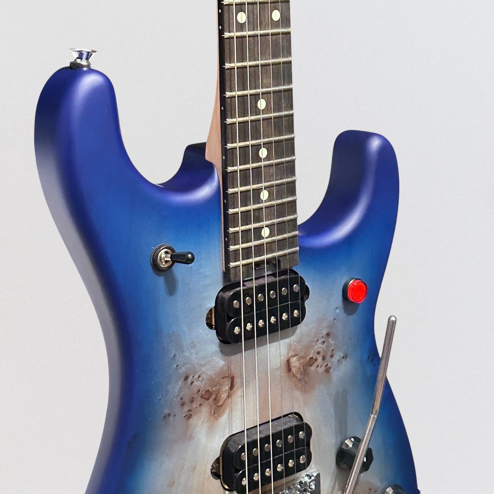 EVH 5150 Series Deluxe Poplar Burl Electric Guitar – Aqua Burst
