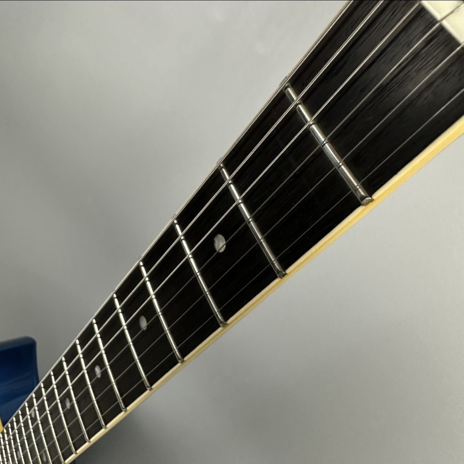 YAMAHA SG800S Used 1981 Maple Top Mahogany Back Body Metallic Blue w/Hard Case
