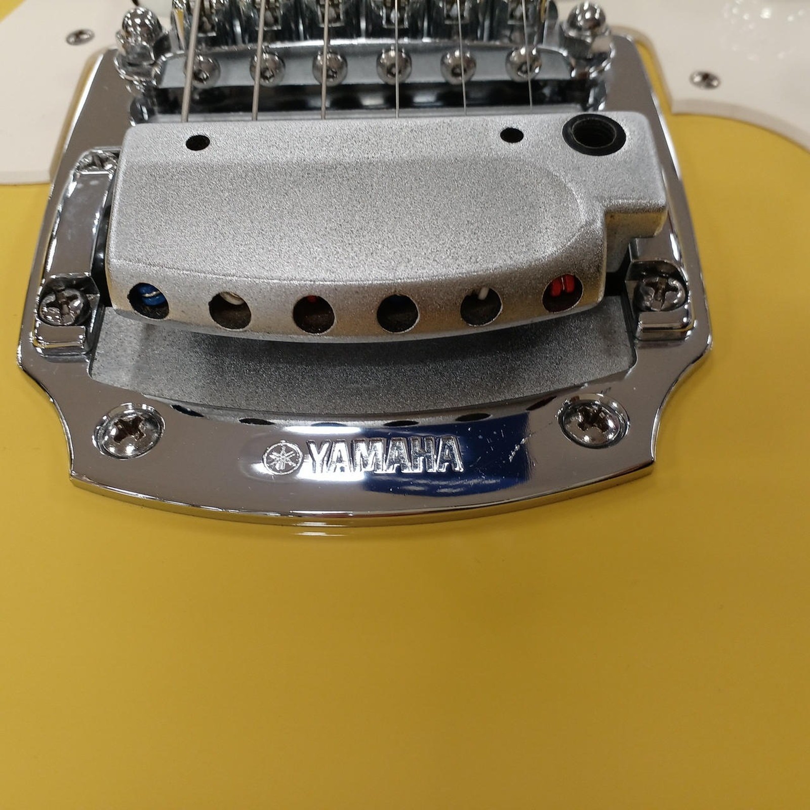 YAMAHA SGV-300 Used Alder body Maple neck Rosewood fingerboard Yellow