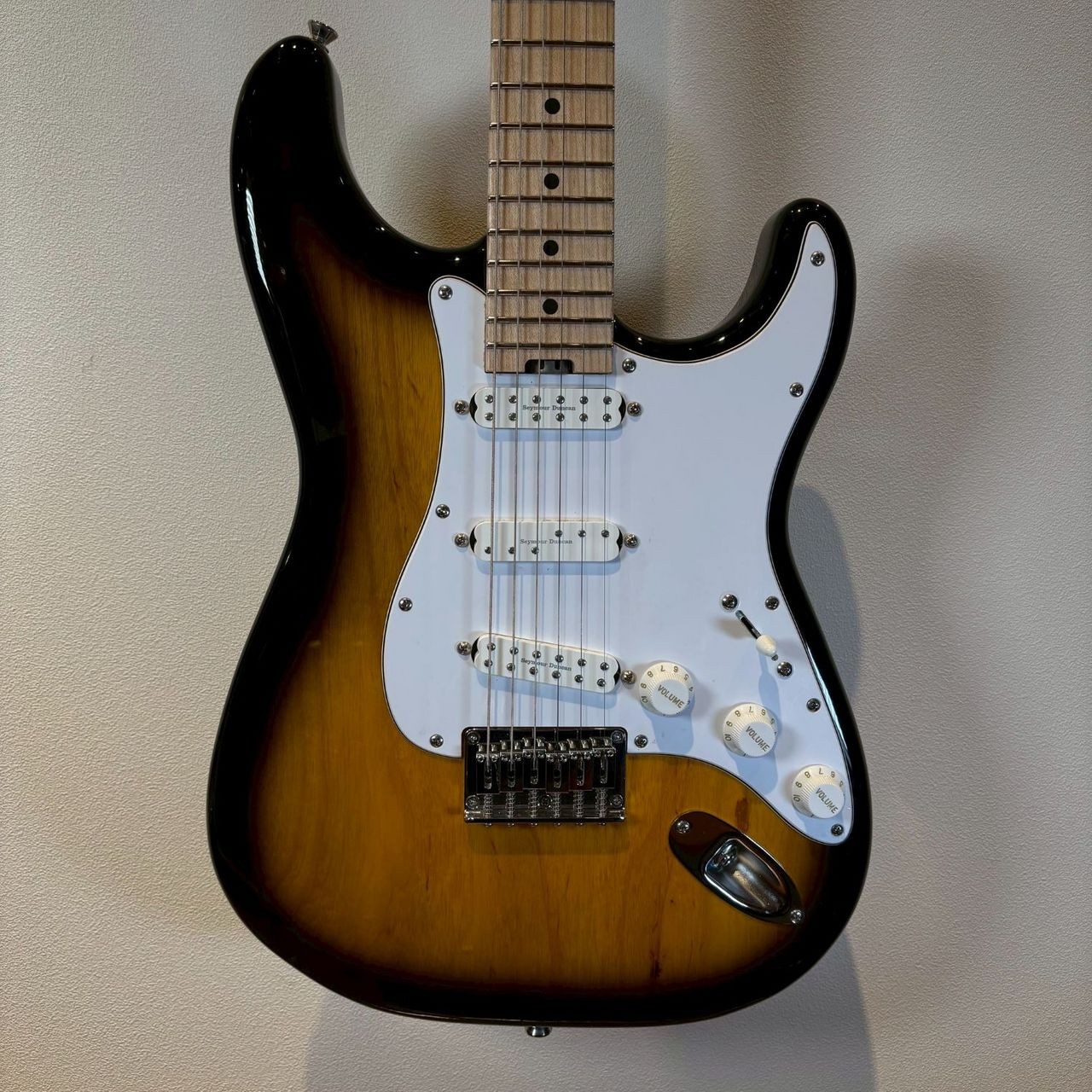 infinite Trad Fullsize ST Electric Guitar Used No major damage