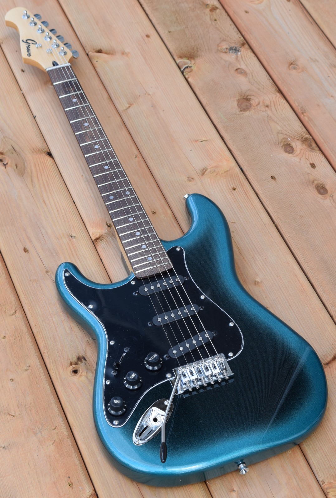 Left Handed Electric Guitar Groove TM Canadian Brand (Made into 6 Colors)