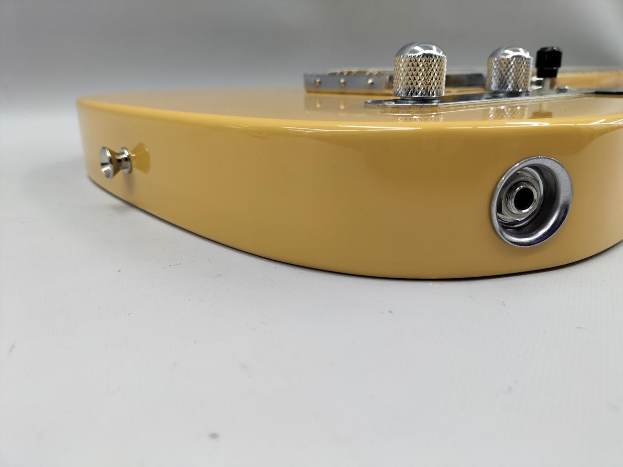 FENDER Traditional II 50s Telecaster-type Electric Guitar-01