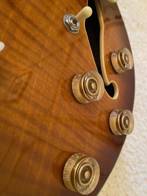IBANEZ ARTCORE AF86 VLS-12-01  2006   Near Perfect Condition Perfect tone.