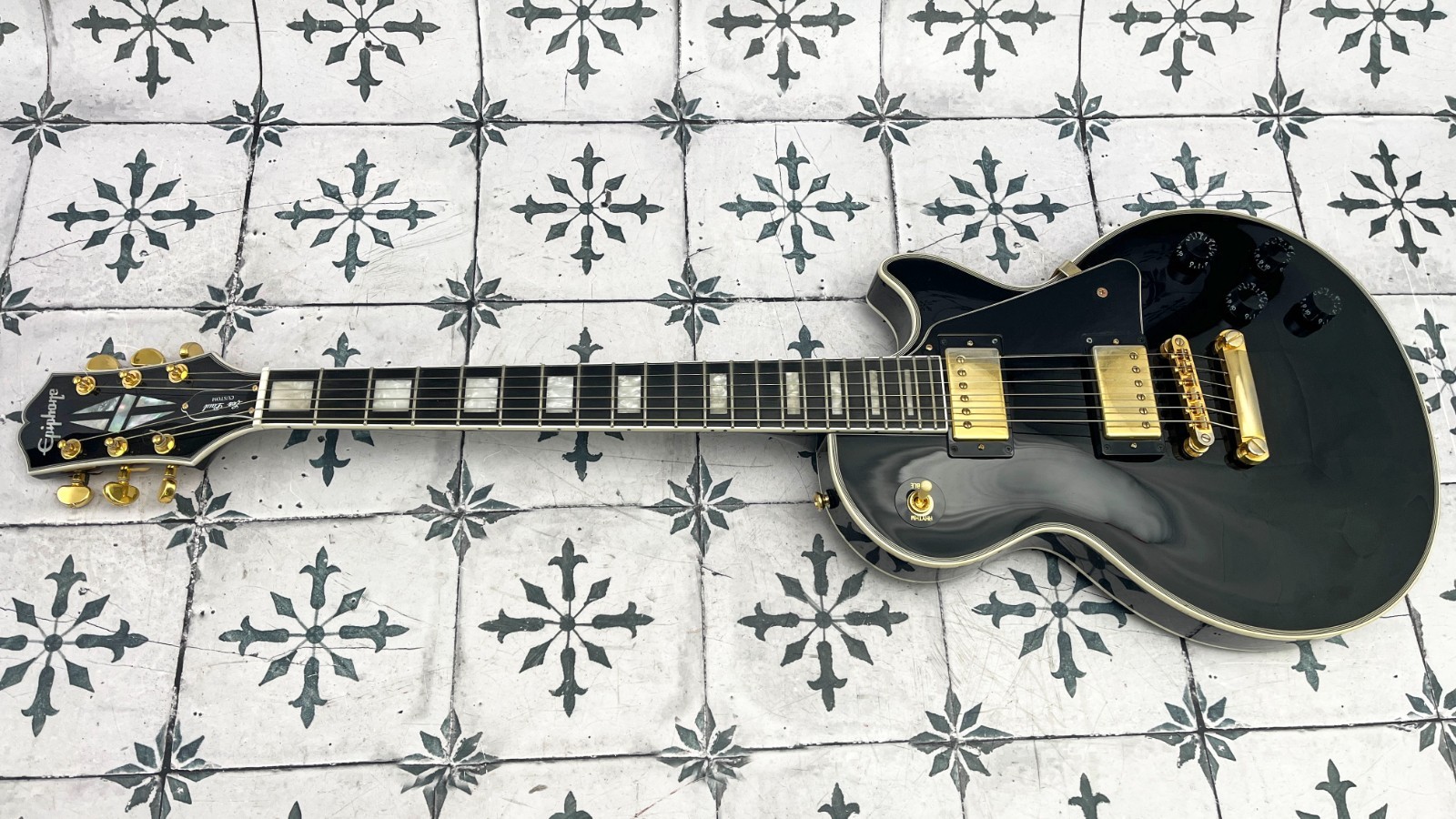 Epiphone “Inspired by Gibson Custom” Les Paul Custom • Ebony • 8.8 lb #0429