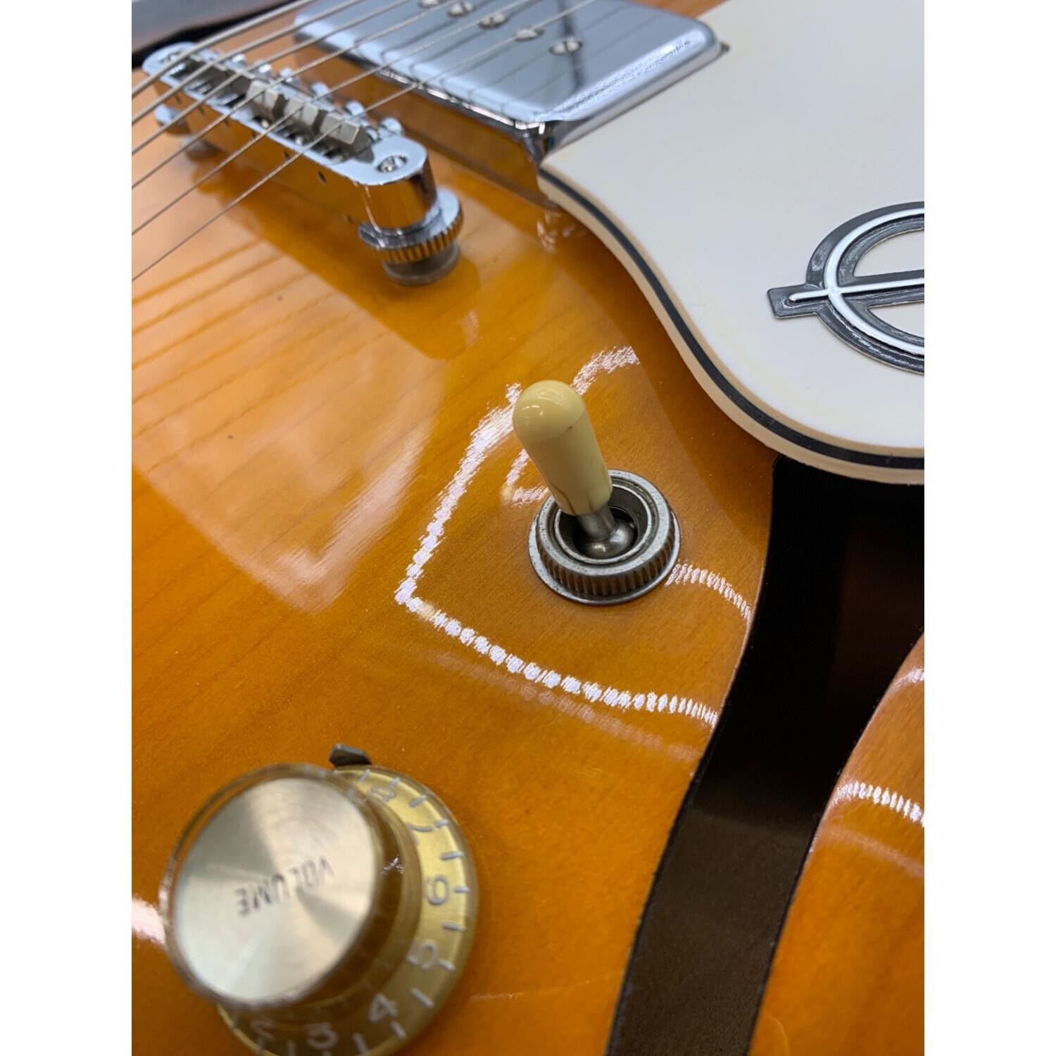 Epiphone Casino VS Vintage Sunburst Semi-Hollow Guitar w/Hard Case from Japan