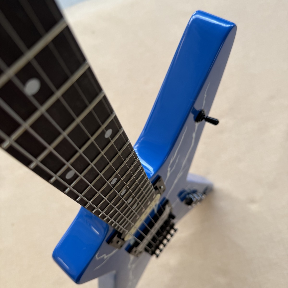 22 Frets Electric Guitar Run Lightning Bolt Blue Signature Black Hardware