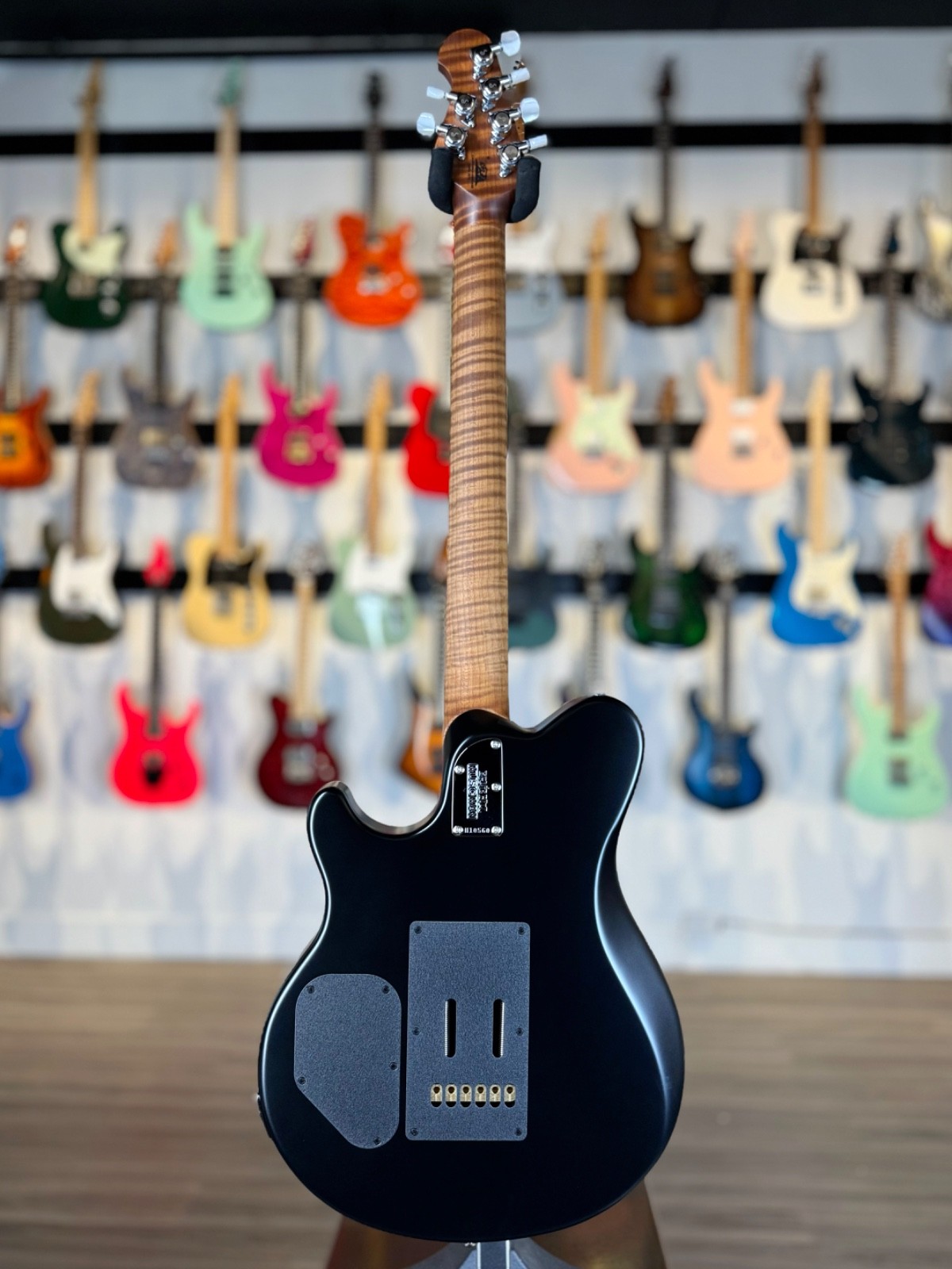 Ernie Ball Music Man Axis Super Sport – Honey Pot Flame – Mastergrade Maple