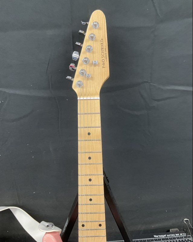 F.A.O SCHWARZ New York Stage Stars Kids Electric Guitar