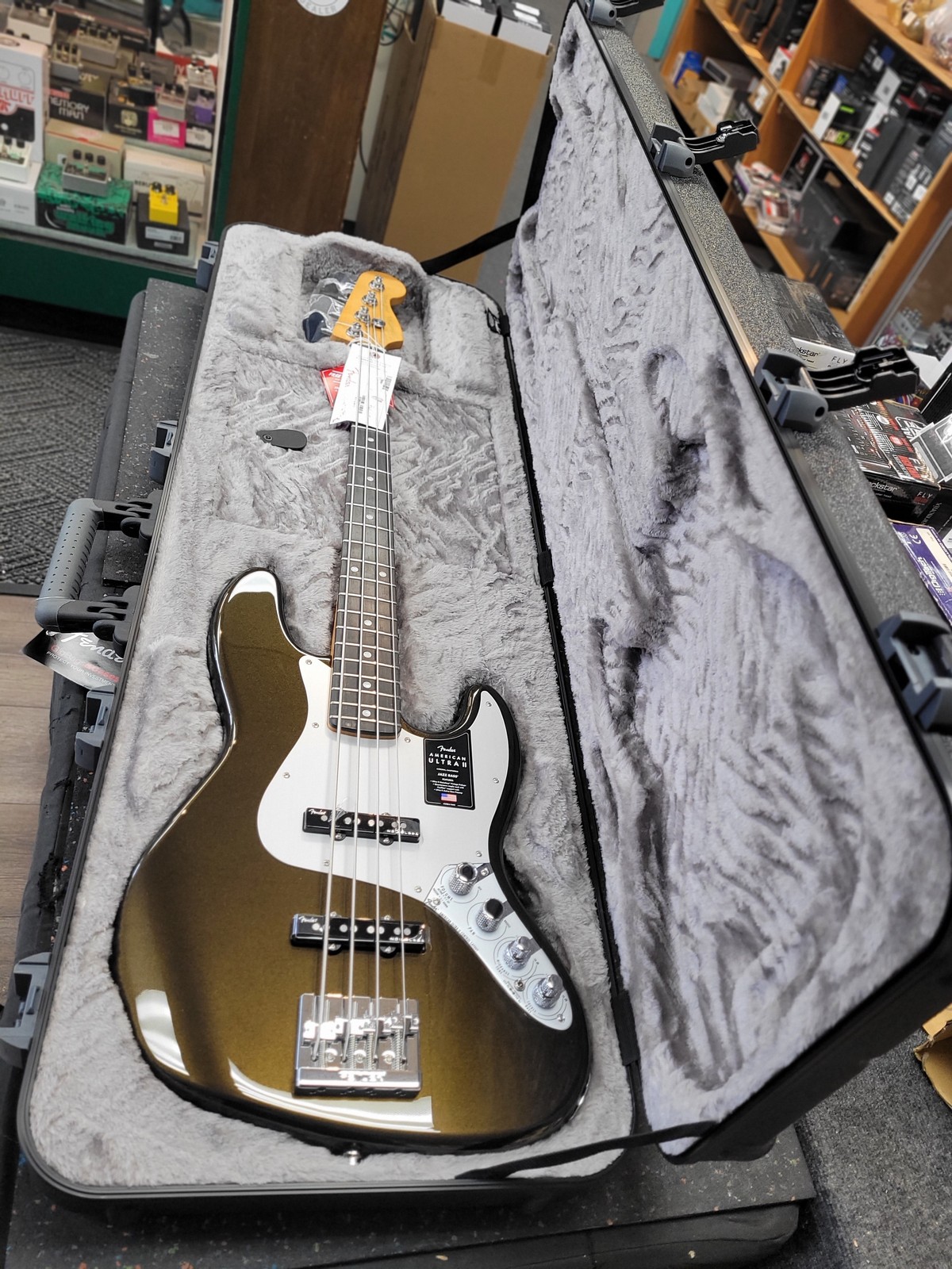 Fender American Ultra II Jazz Bass Texas Tea w/Molded Hard Case