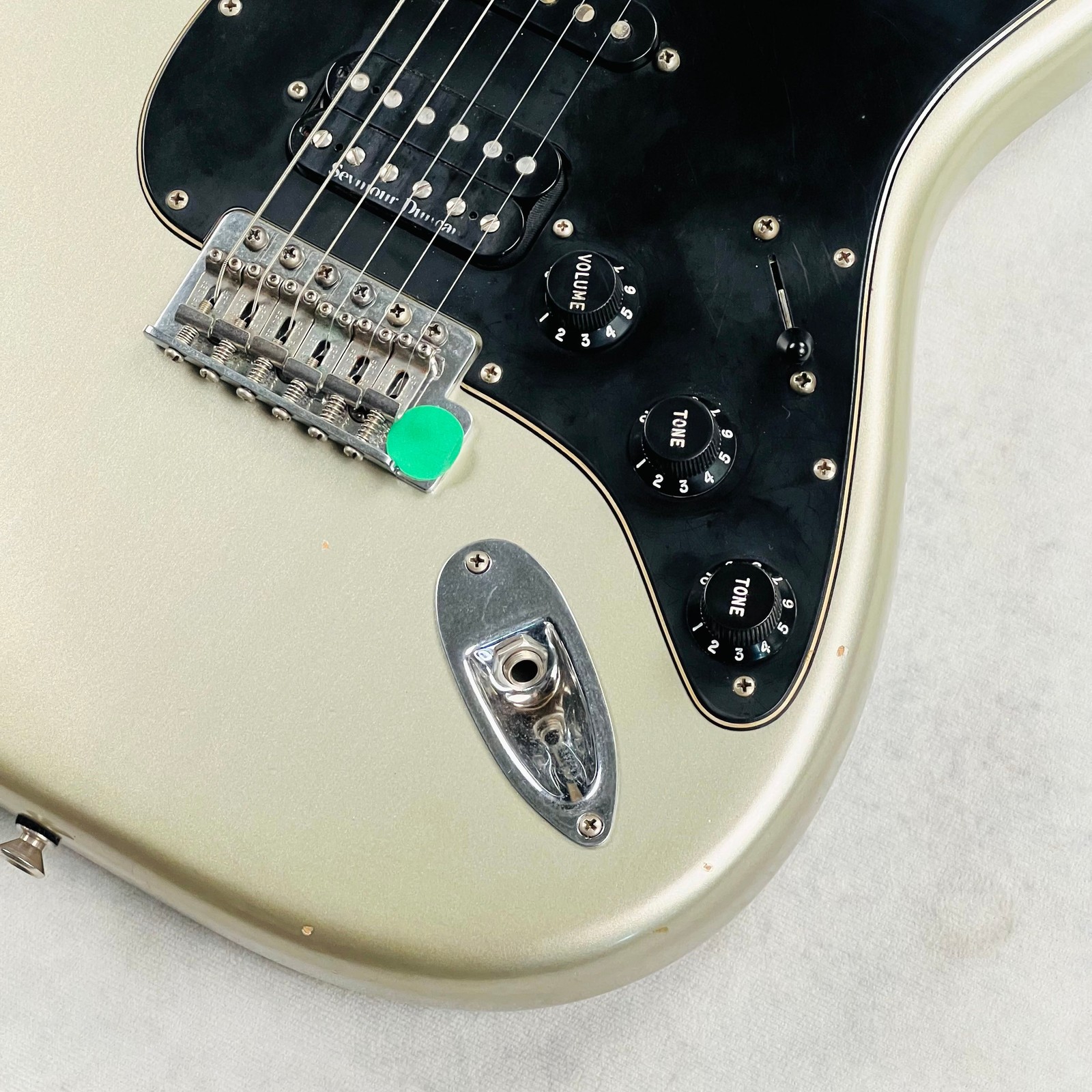 Fender Road Worn Player Stratocaster HSS 2011 – Inca Silver