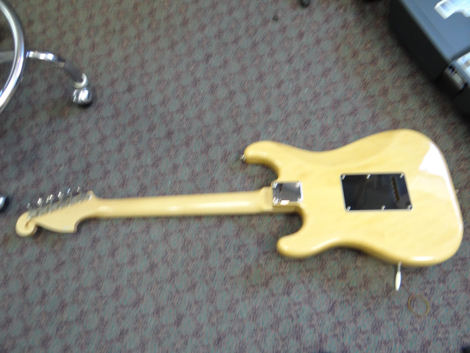 Cole Clark S with tweed hardshell case