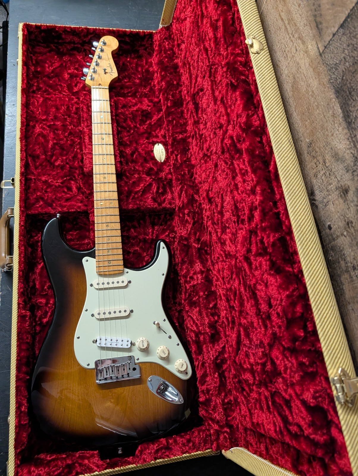 2009 Fender American Deluxe Stratocaster Sunburst USA W/ Case
