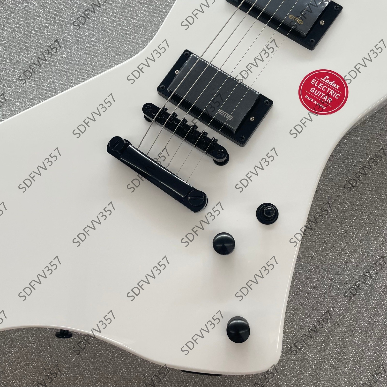 Exquisite Solid White Electric Guitar Active HH Pickups TOM Bridge Gloss White