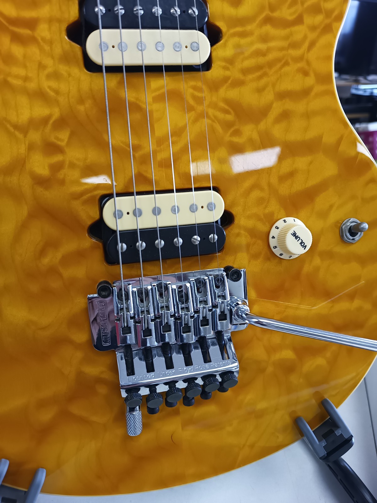 Ernie Ball Music Man Axis Trans Amber Solid Body Electric Guitar 2002 USA