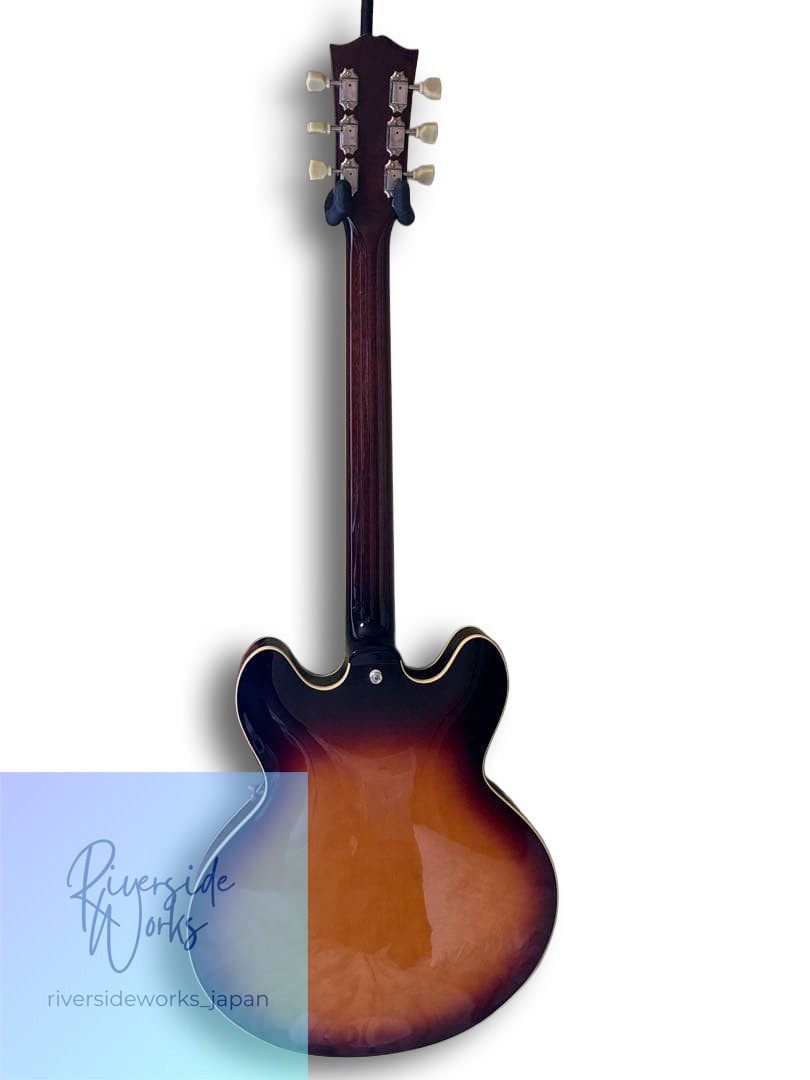 Archtop Tribute AT135STP Sunburst