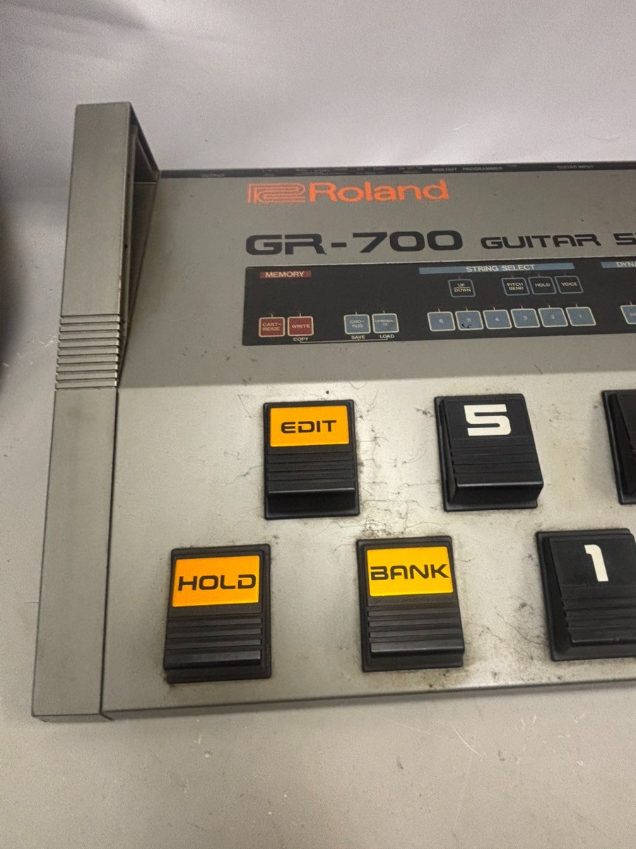 Roland GR700 Guitar Synthesizer Tested item Vintage Floor Controller Japan
