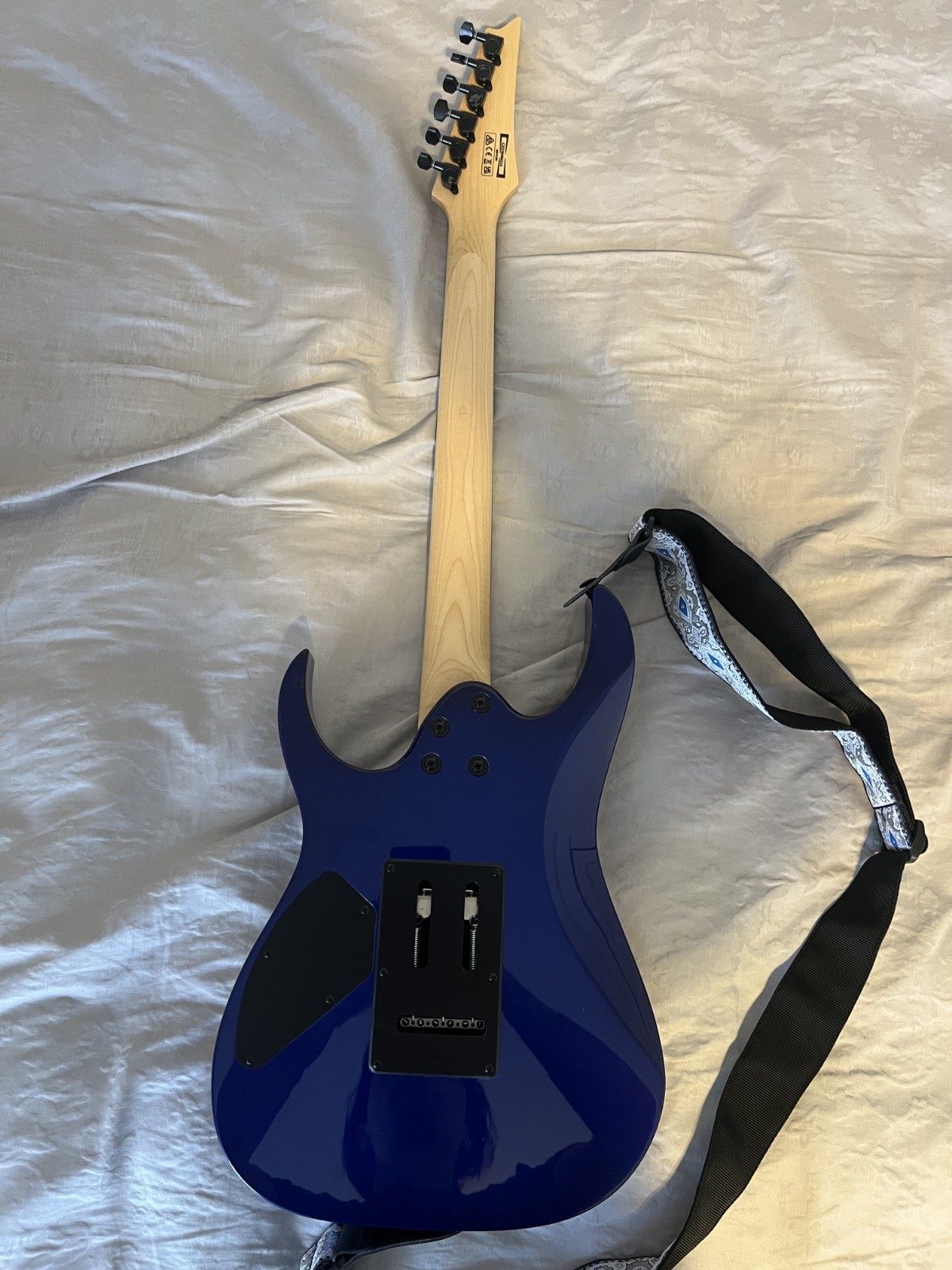 Ibanez Gio GS230406224 | Guitar picks + Guitar strap