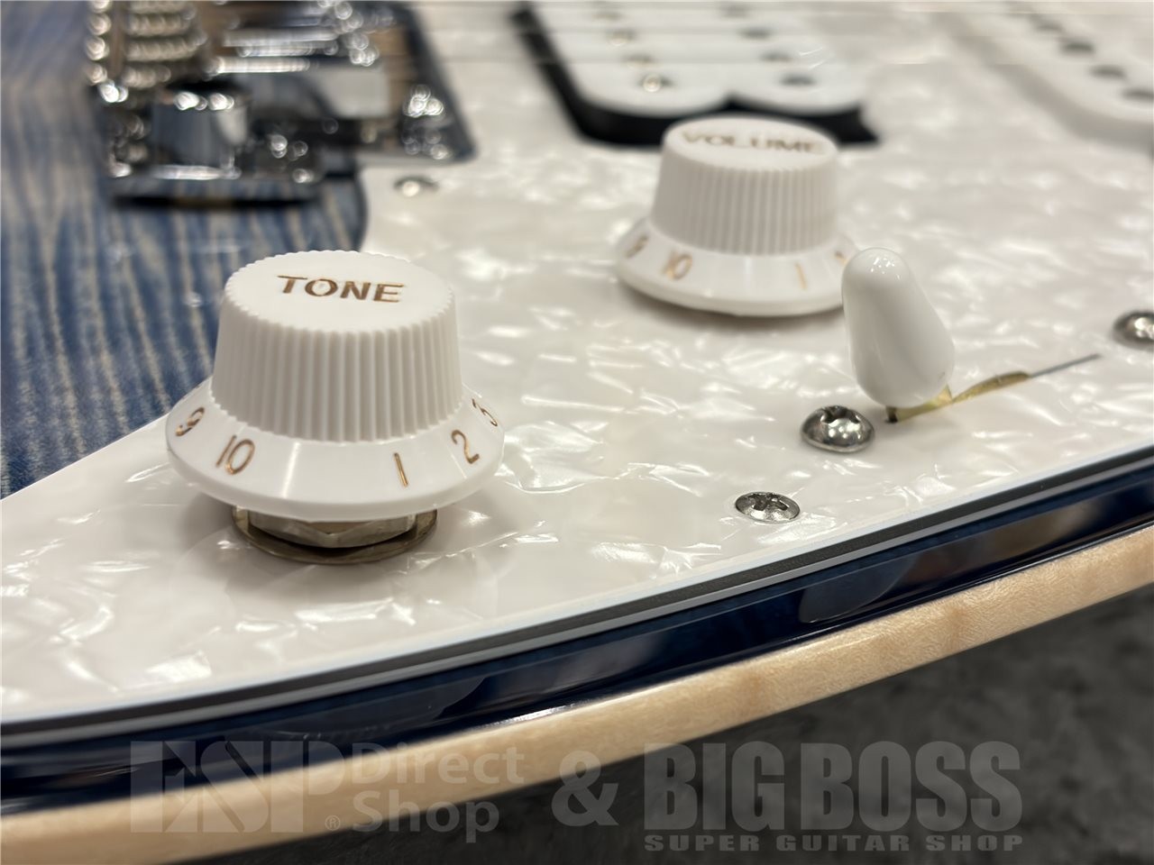 Suhr Standard Plus Faded Trans Whale Blue Burst