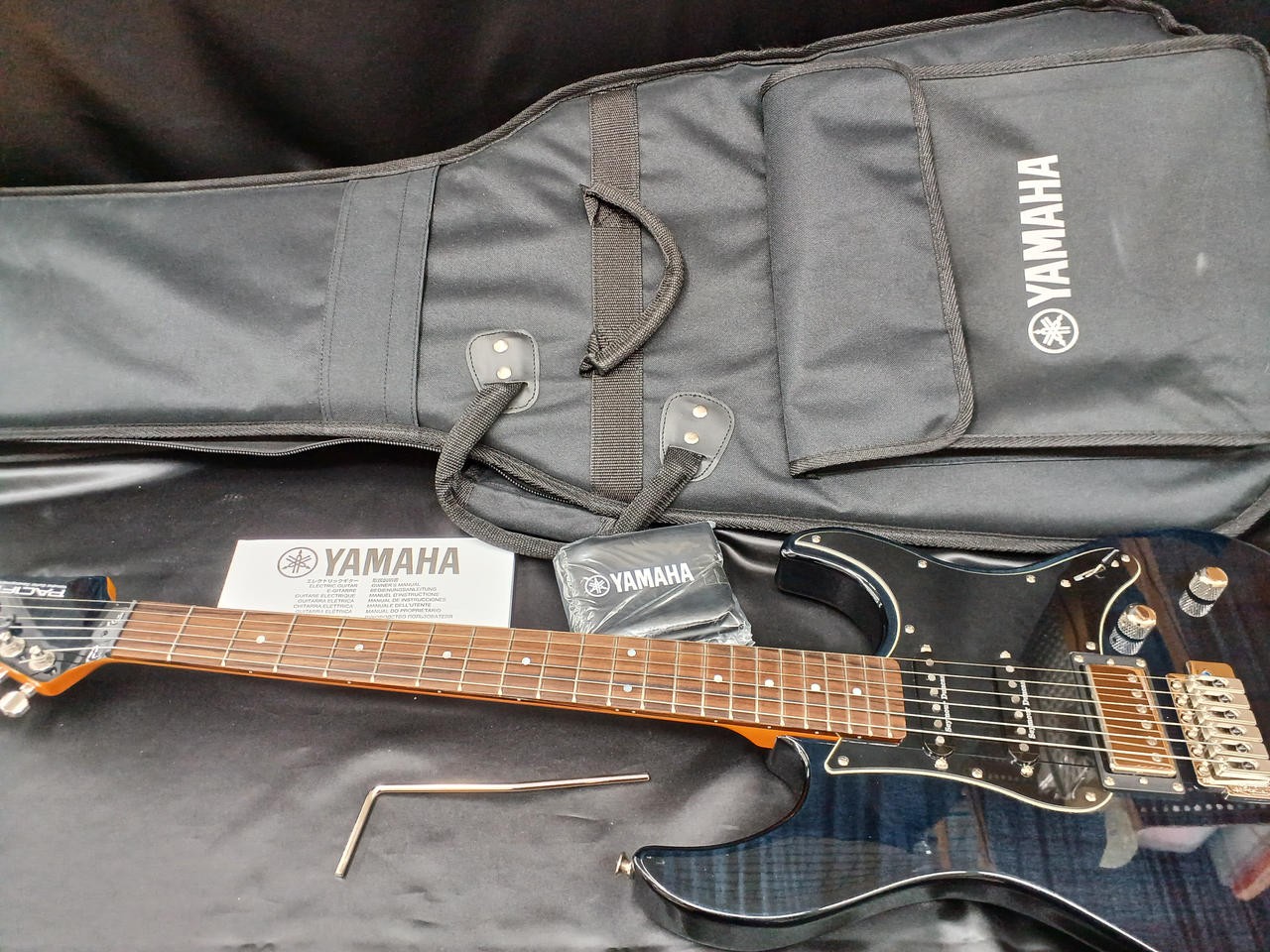 YAMAHA PAC612VIIFM Stratocaster Electric Guitar