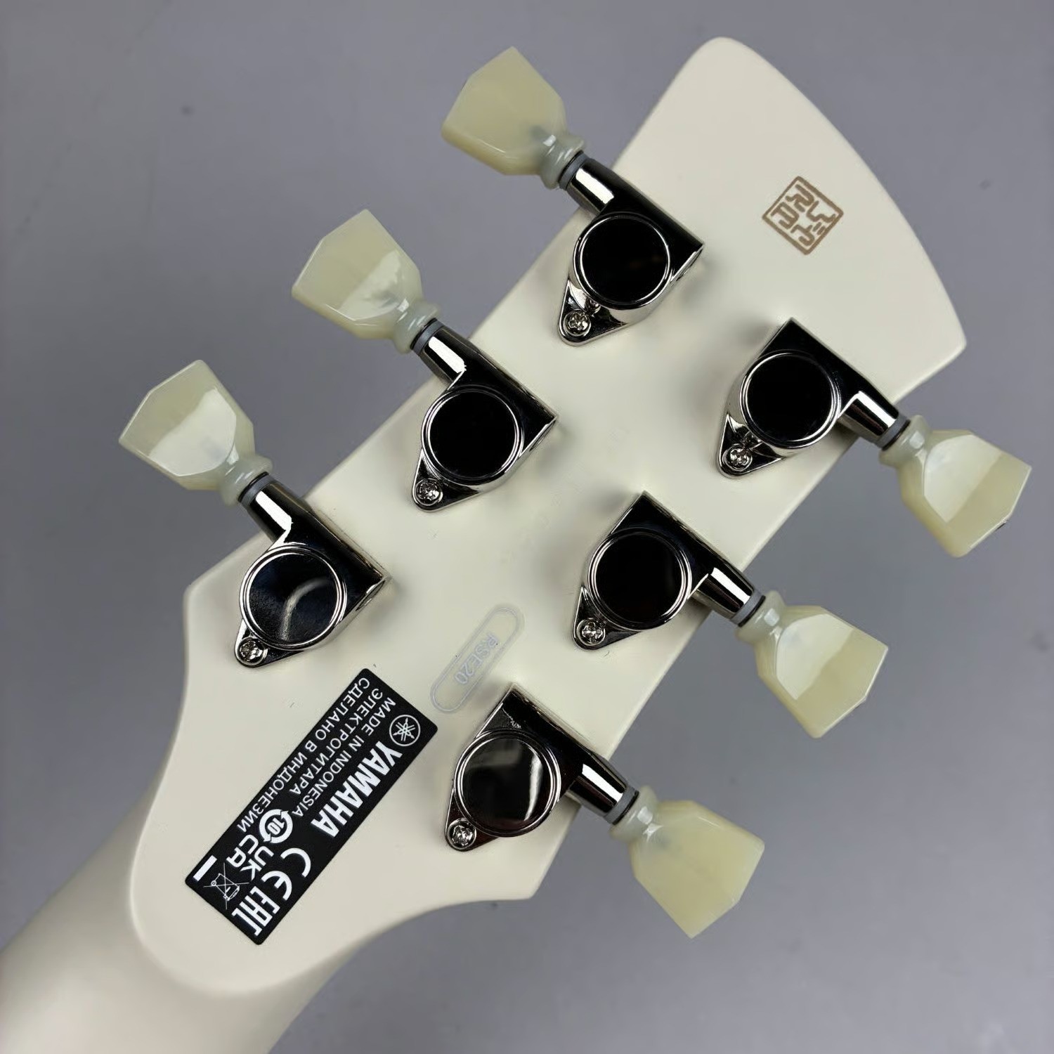 Yamaha RSE20 VW Revstar Element Series Vintage White Electric Guitar Brand NEW