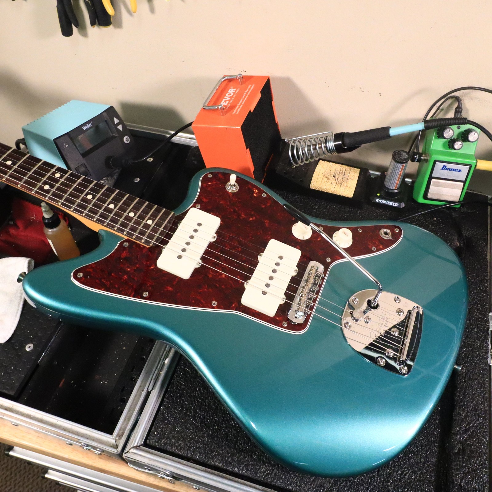 Fender American Professional Classic Jazzmaster Metallic Teal Electric Guitar