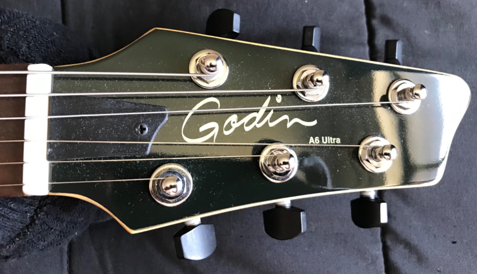 Godin Exit 22/ A6 Ultra – Solid Mahogany Rosewood Maple Neck