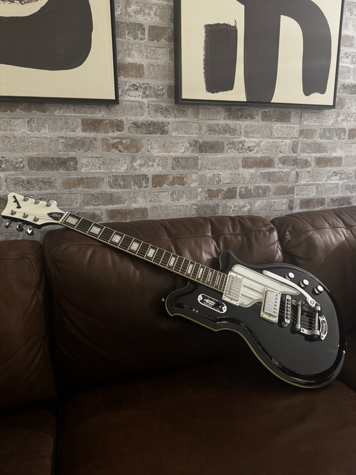 Airline Guitars MAP DLX Black with Eastwood Guitar Case