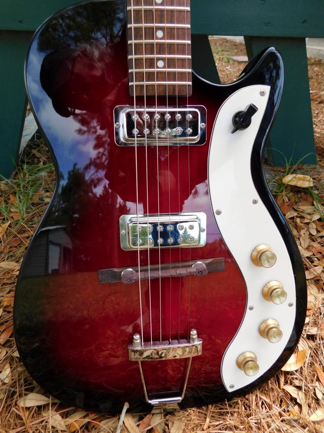 Jay Turser JT-1423, 60’s Style Electric Guitar, Capacitors Upgraded, Very Nice