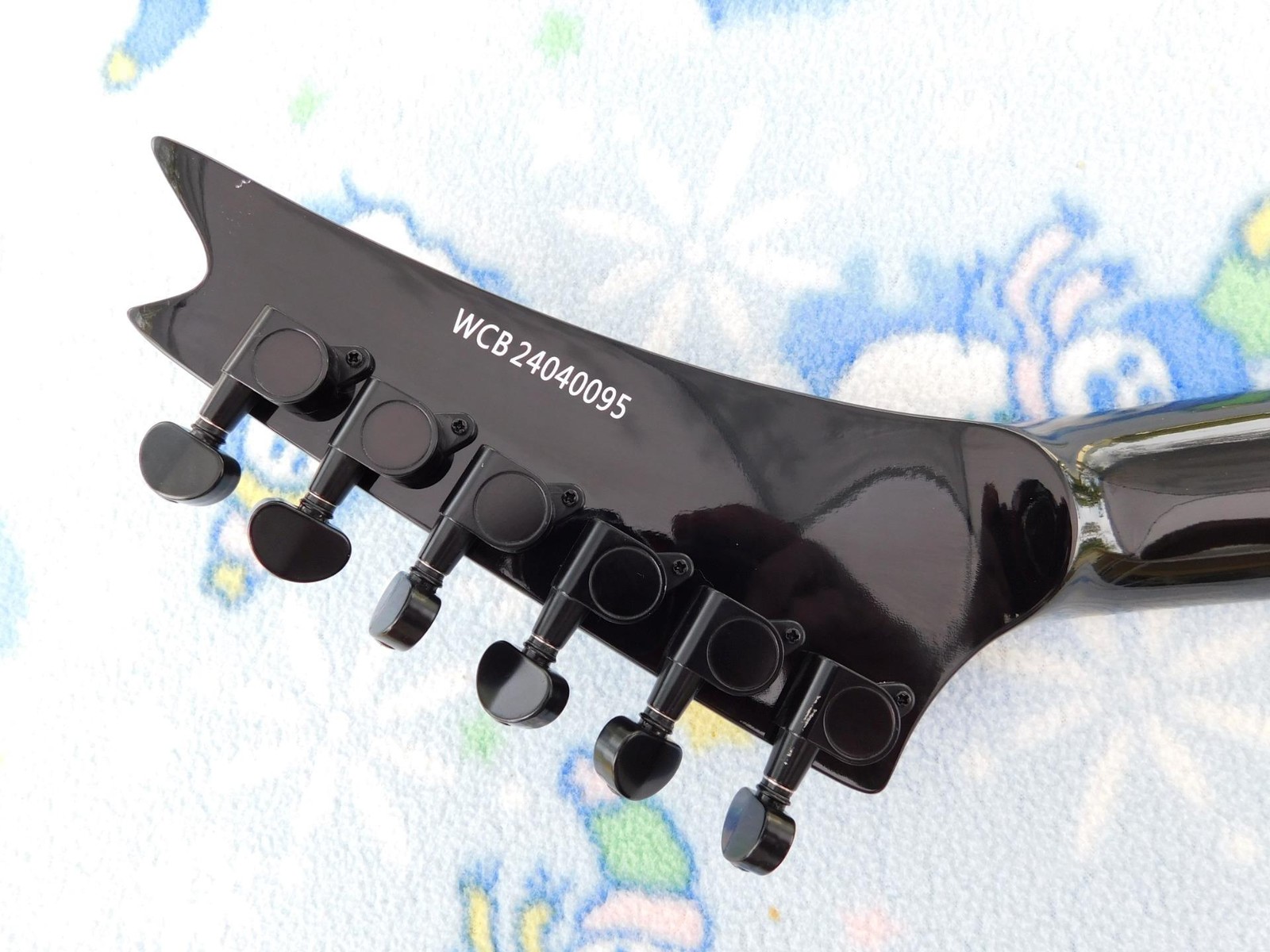 Westcreek Cerberus Set Neck Flying V, Coil Splitting,Capacitor Upgrade, Cool