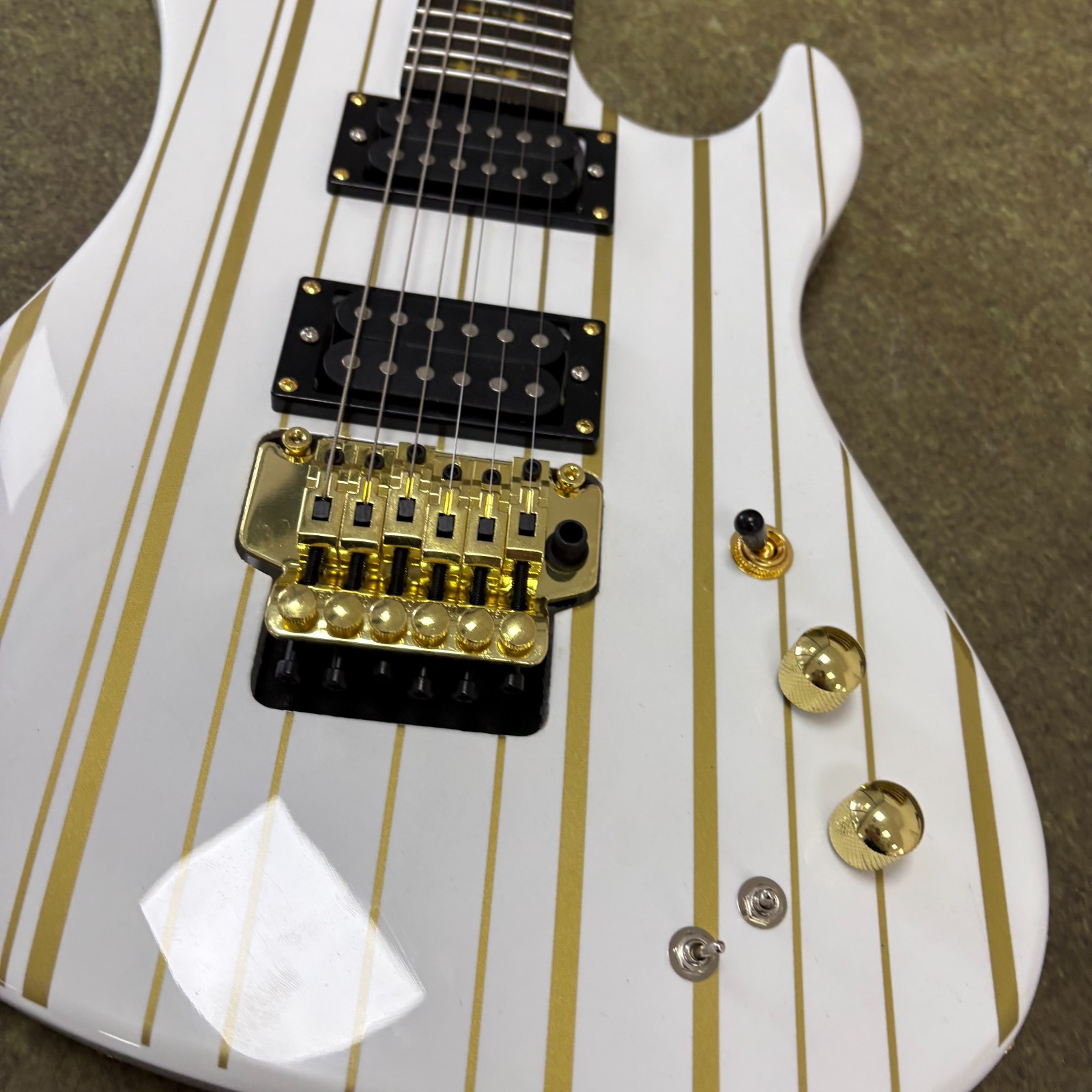Custom Synyster Gates Electric Ｇuitar Rosewood Fingerboard With FR Bridge