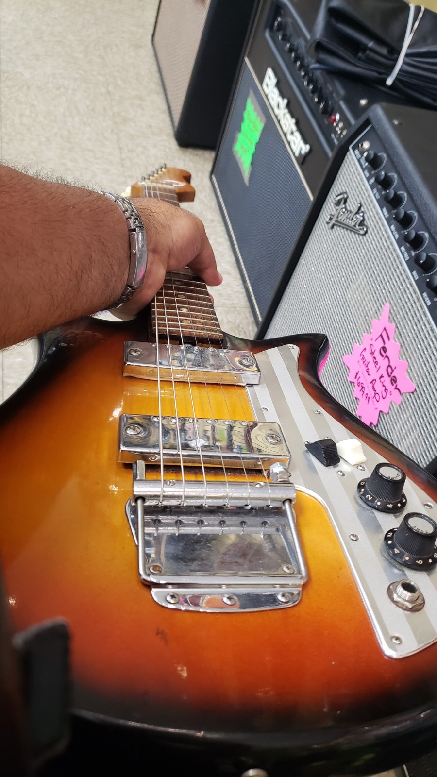 Teisco Del Ray E-200 Tulip 1960’s Sunburst w/case
