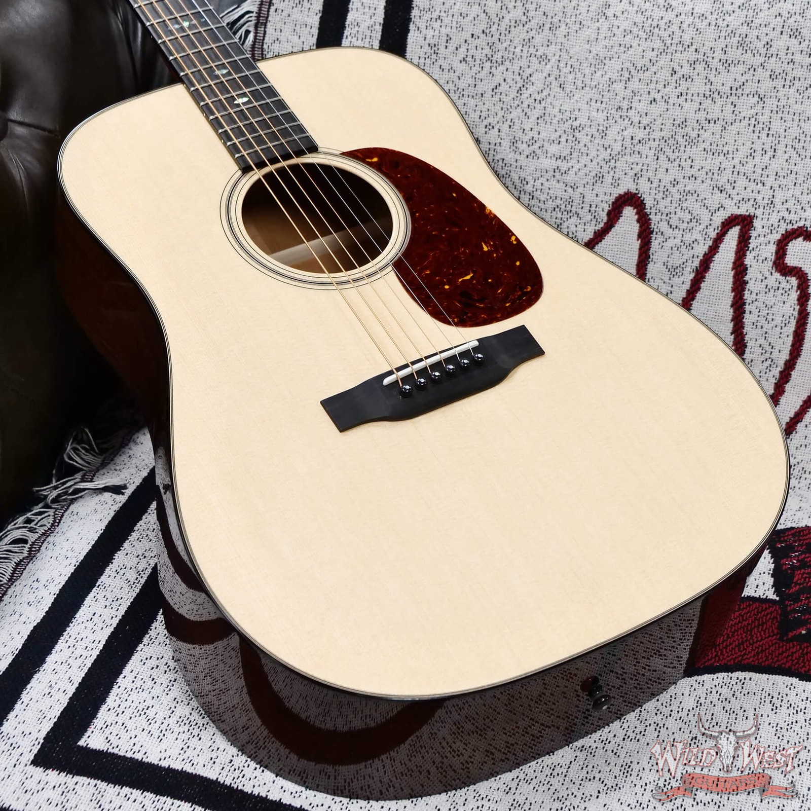 Collings D-1 Dreadnought Sitka Spruce Top Honduran Mahogany Back & Sides 4.35lbs