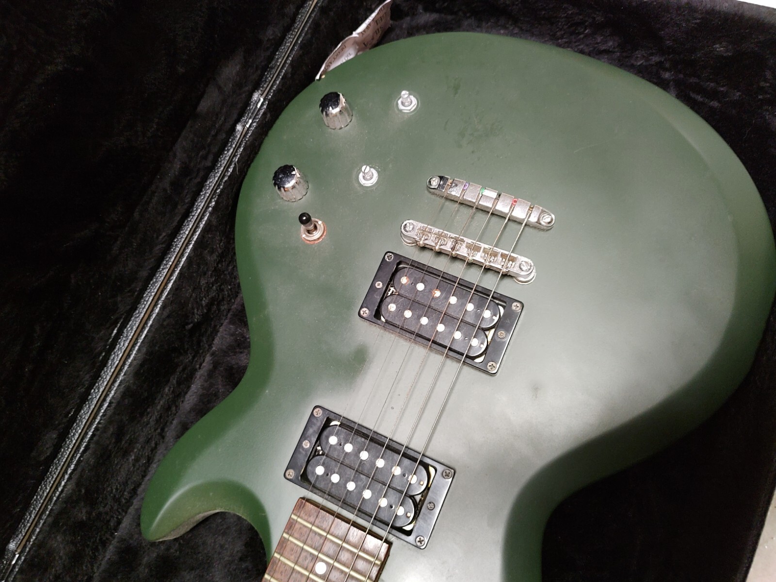 Ibanez Gio Electric Guitar Olive Green with Brand New lock case with keys