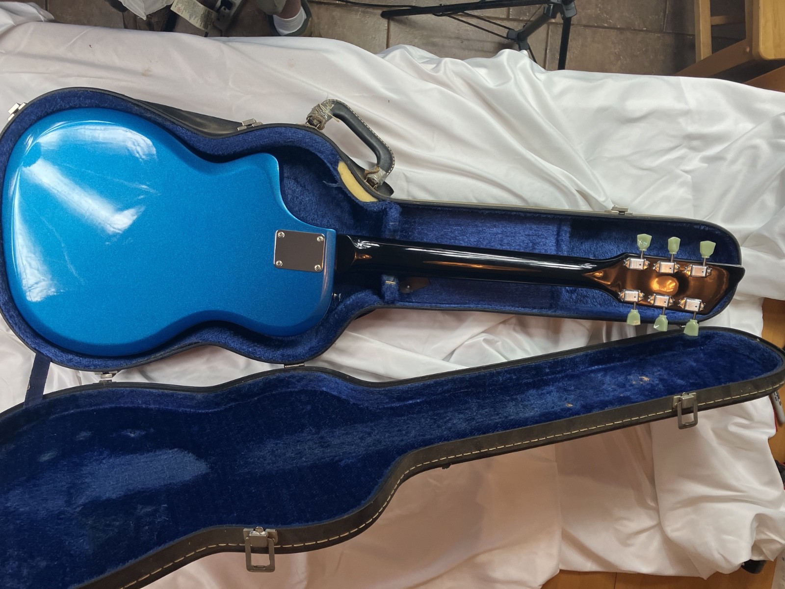Airline Guitars Twin Tone