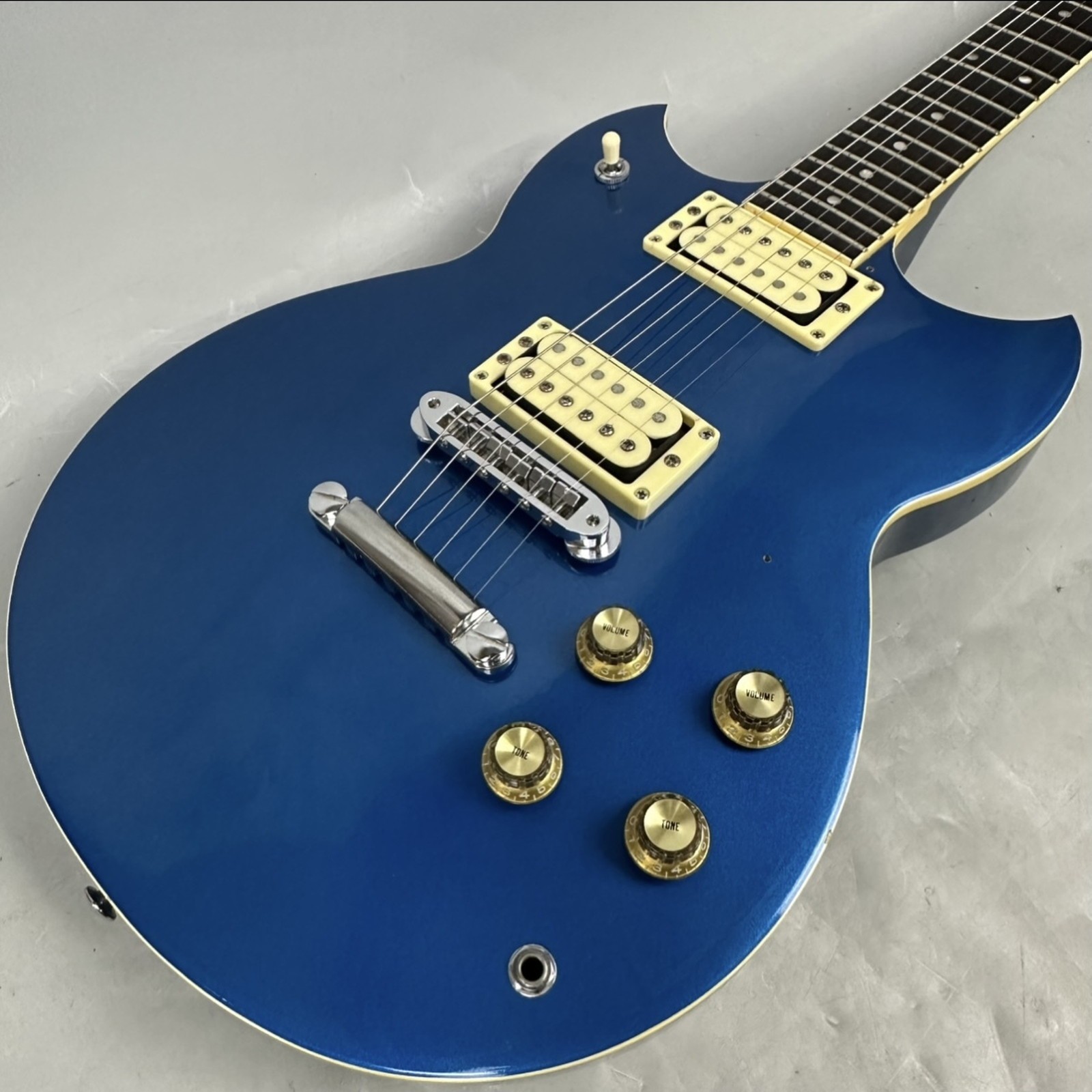 YAMAHA SG800S Used 1981 Maple Top Mahogany Back Body Metallic Blue w/Hard Case