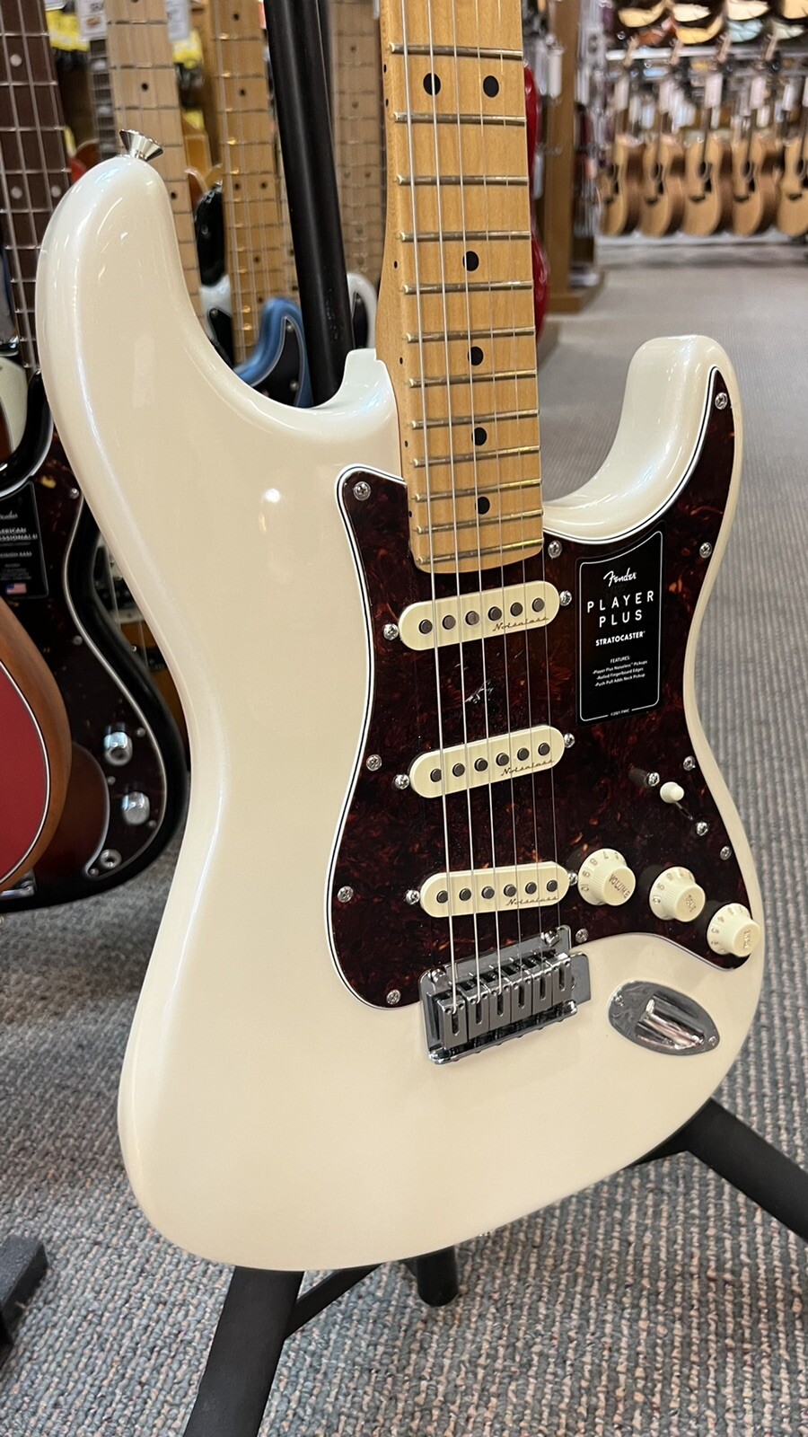 FENDER PLAYER PLUS STRATOCASTER