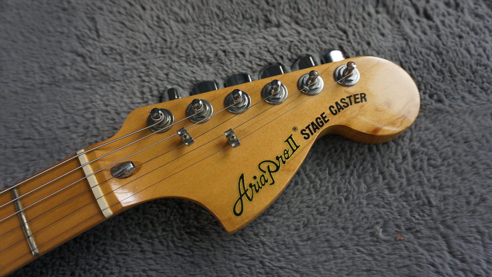 Aria Pro II Stagecaster – Sunburst 1970s Japan w/ Hard Case