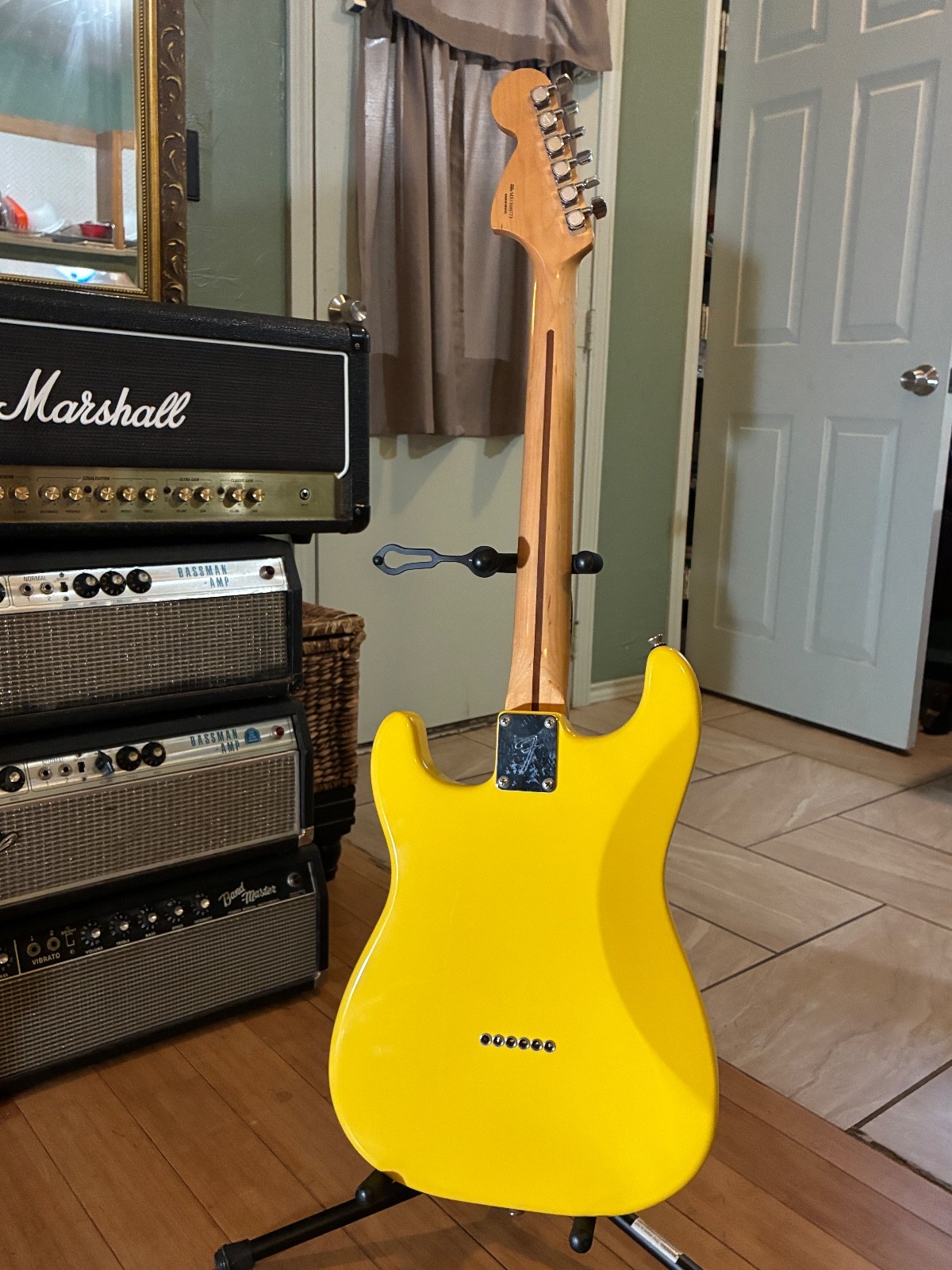 Fender Stratocaster DLX LONE STAR STRAT MN OCT Guitar w/hardshell case