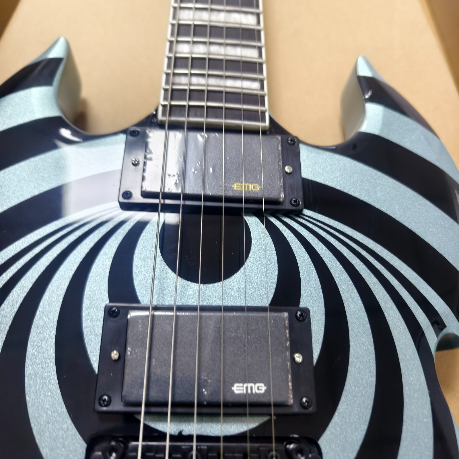 Ship US Wylde Audio Warhammer Style Electric Guitar – Blue & Black Swirl Finish