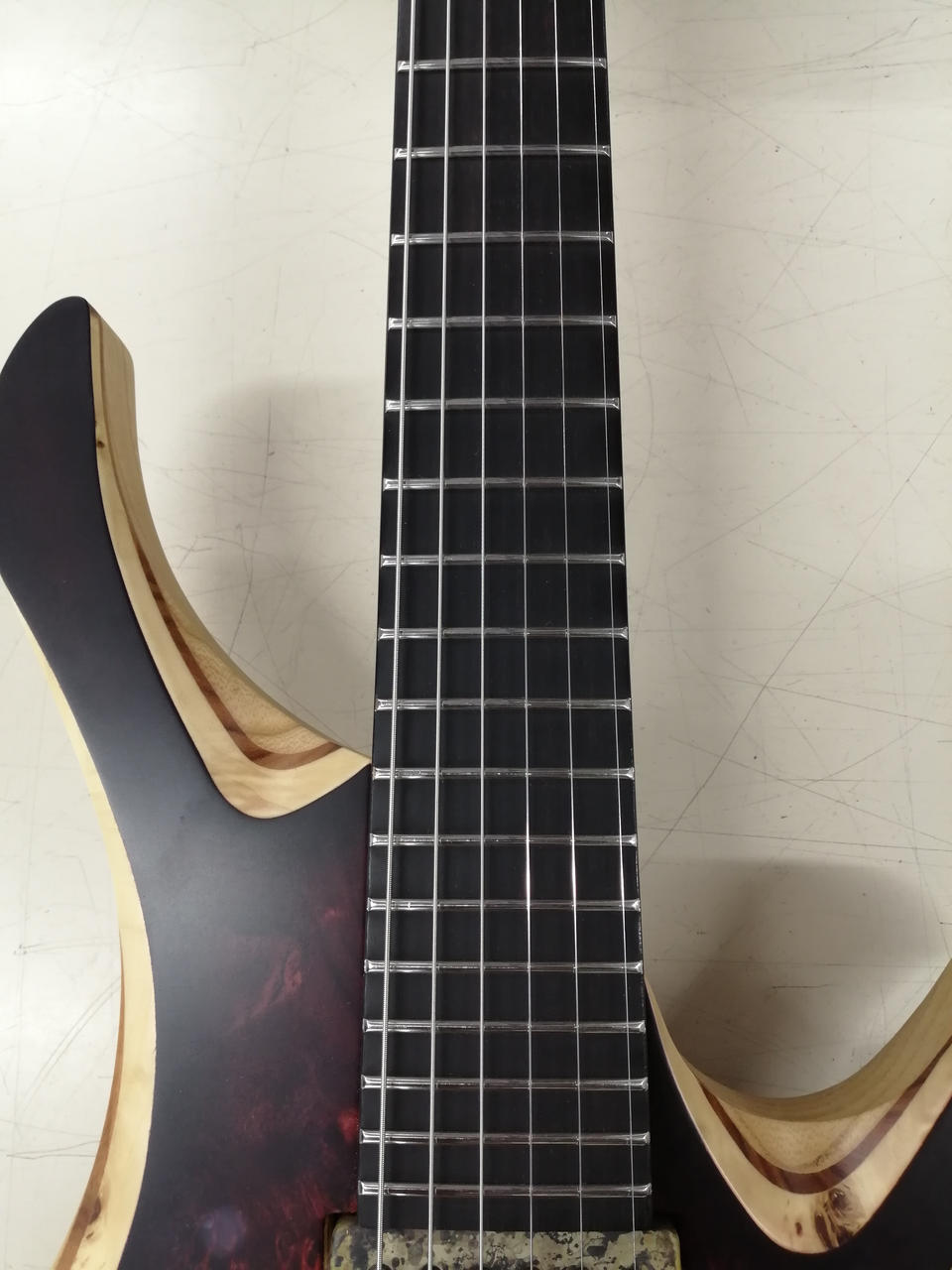 Skervesen Swan 6 PopLAR BURL Used Electric Gutiar