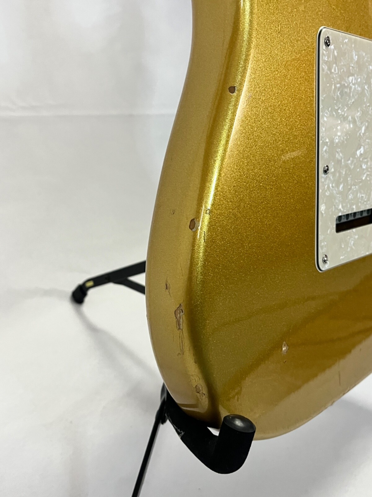 Gold Blink182 Inspired Tom Delonge Replica Strat Setup w/ Invader-style pickup