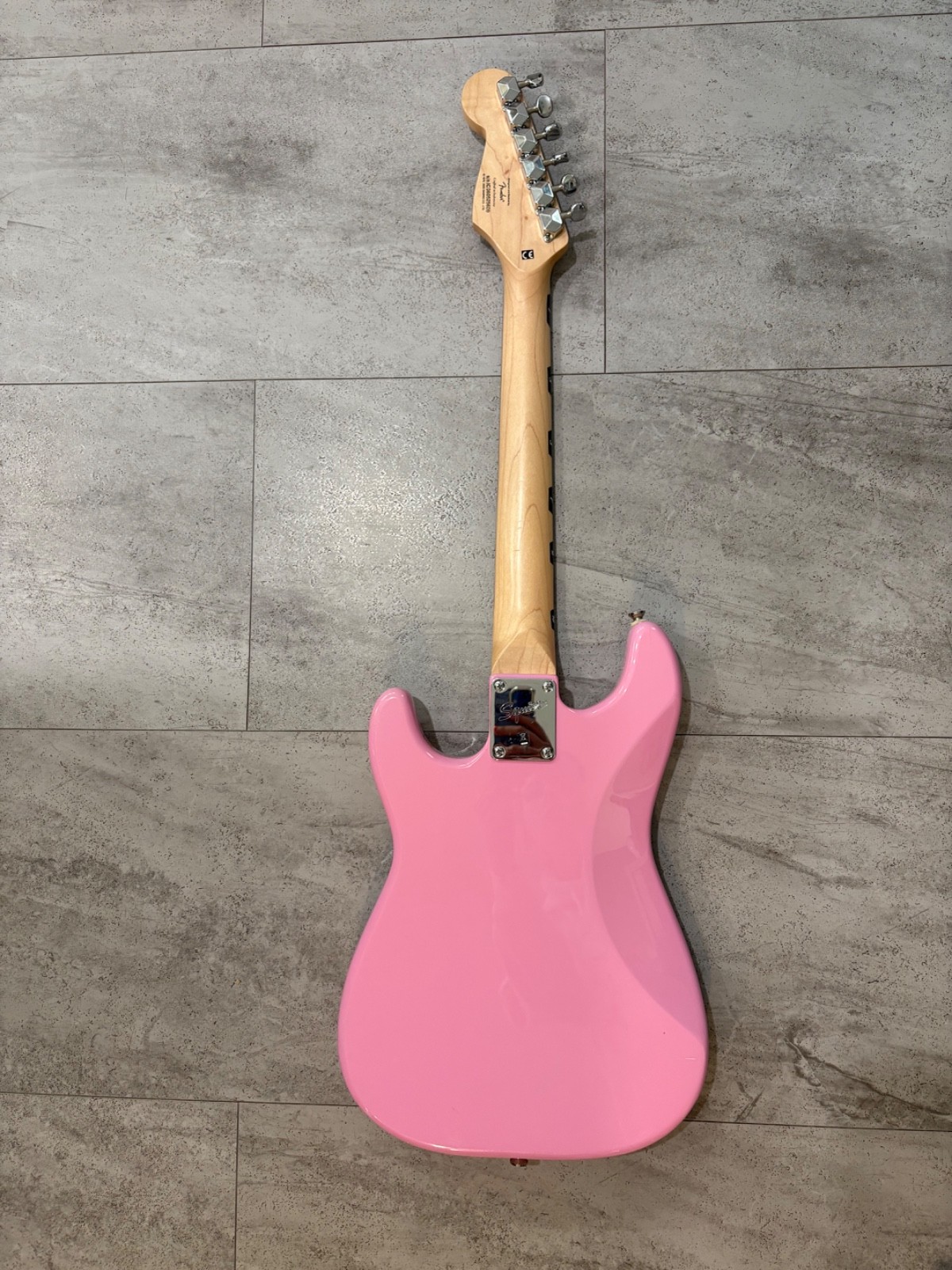 squier mini hello kitty guitar